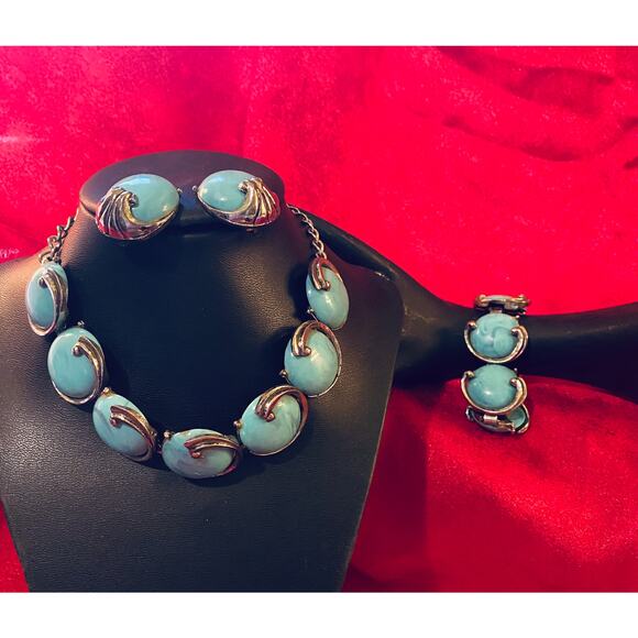 Chunky Demi Parure Turquoise Necklace, Bracelet and Earrings - Picture 3 of 7